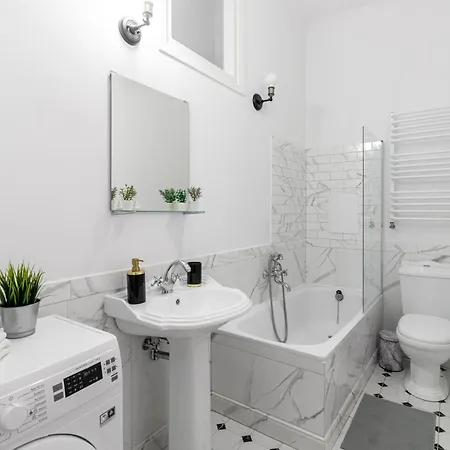 Urban Chic - Stare - Cozy And Stylish Daire