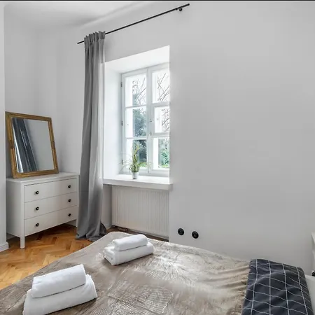 Close - Mostowa Warszawa