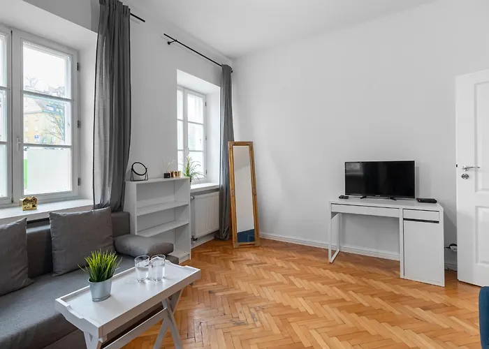 Urban Chic - Stare - Cozy And Stylish